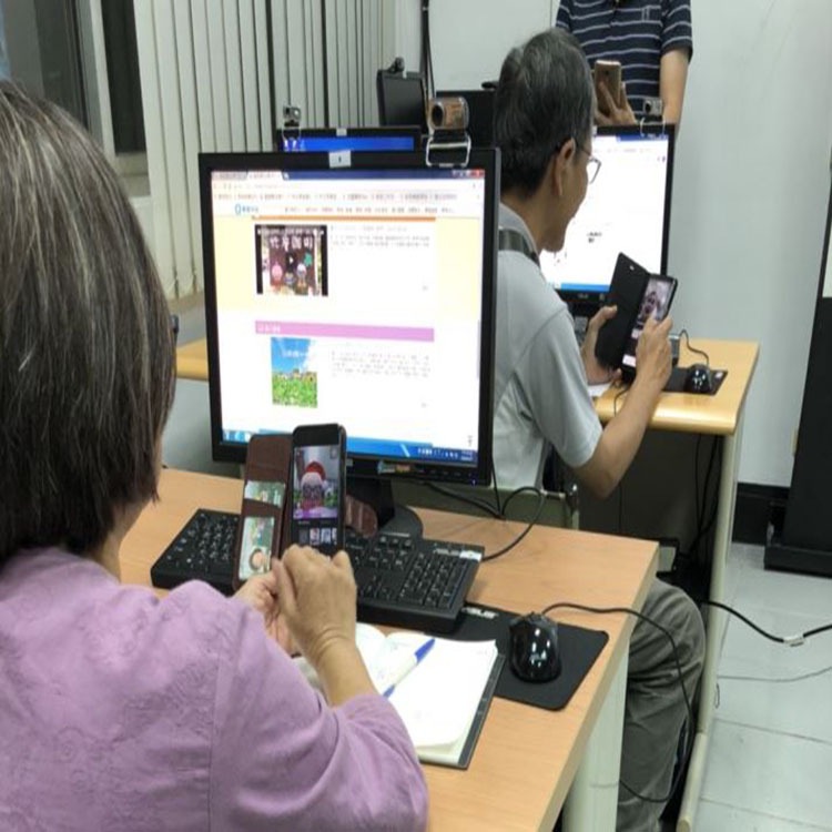 app IM小程序 公众号 软件系统社交聊天 本地社区项目按需开发